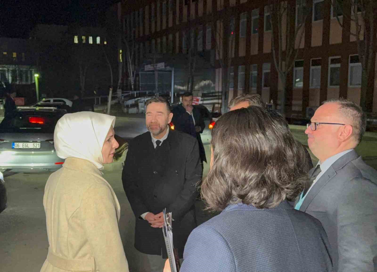 Bakan Mahinur Özdemir Göktaş, otel yangınında yaralananları ziyaret etti Bakan Mahinur Özdemir Göktaş, otel yangınında yaralananları ziyaret etti