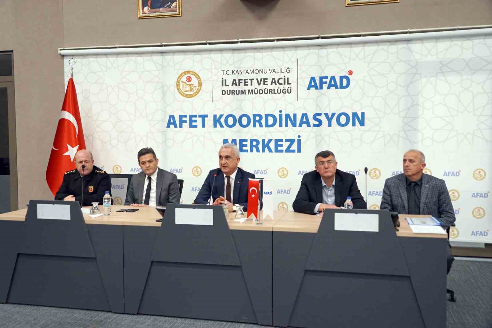 Enkazdan onlarca kişiyi sağ çıkaran AFAD ve JAK ekiplerine teşekkür ziyareti Enkazdan onlarca kişiyi sağ çıkaran AFAD ve JAK ekiplerine teşekkür ziyareti