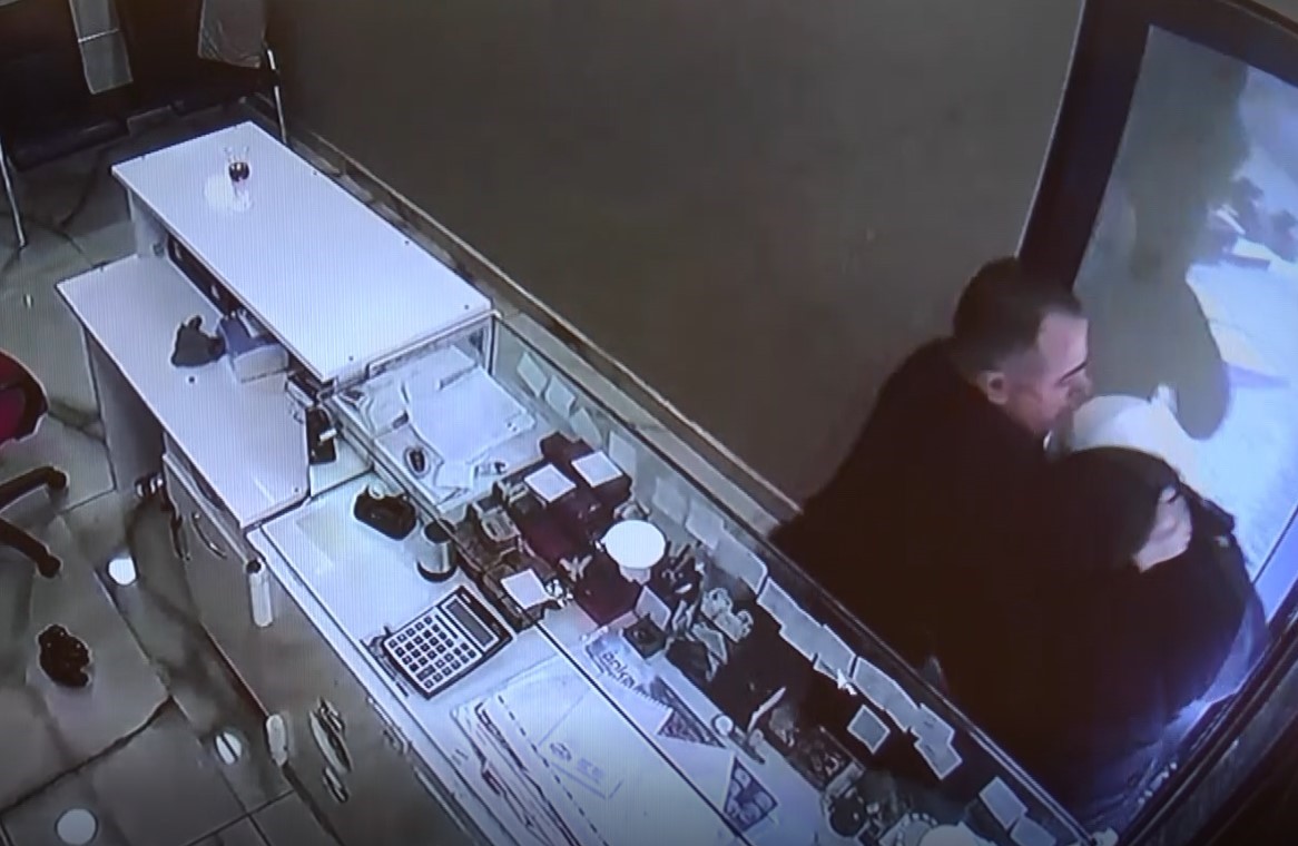 Gaziantep’te güpegündüz silahlı kuyumcu soygunu girişimi