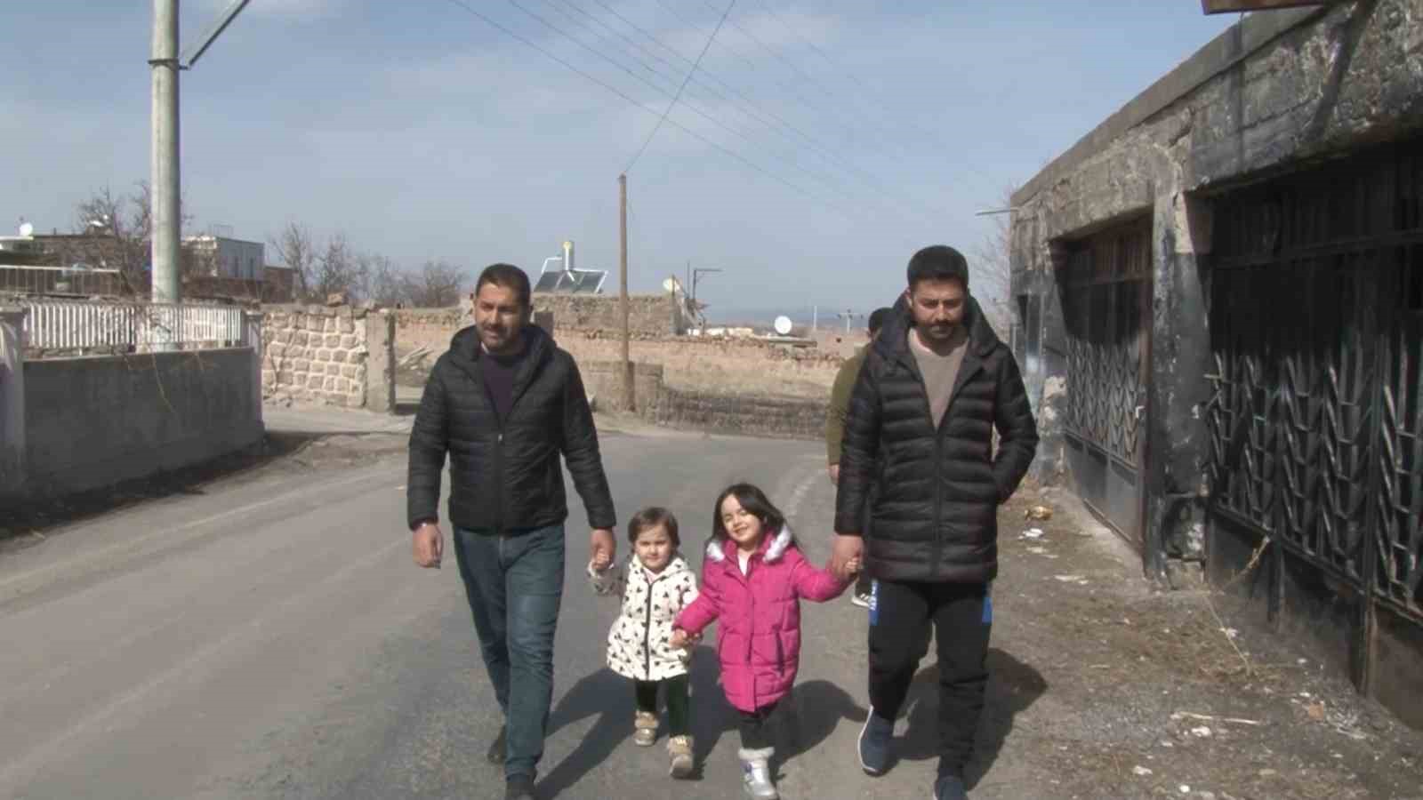 Köylüler depremzede aileler için seferber oldu