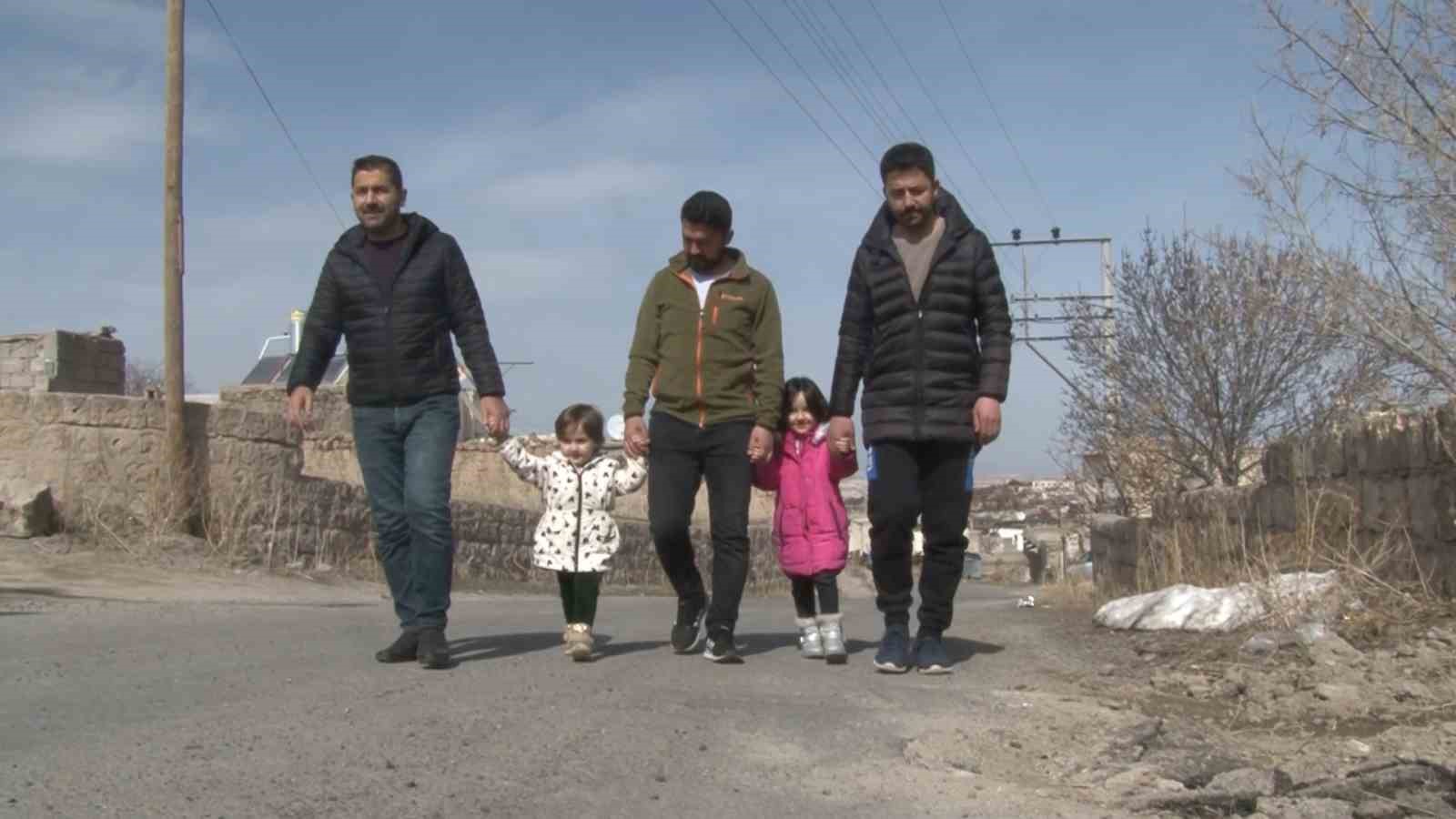 Köylüler depremzede aileler için seferber oldu