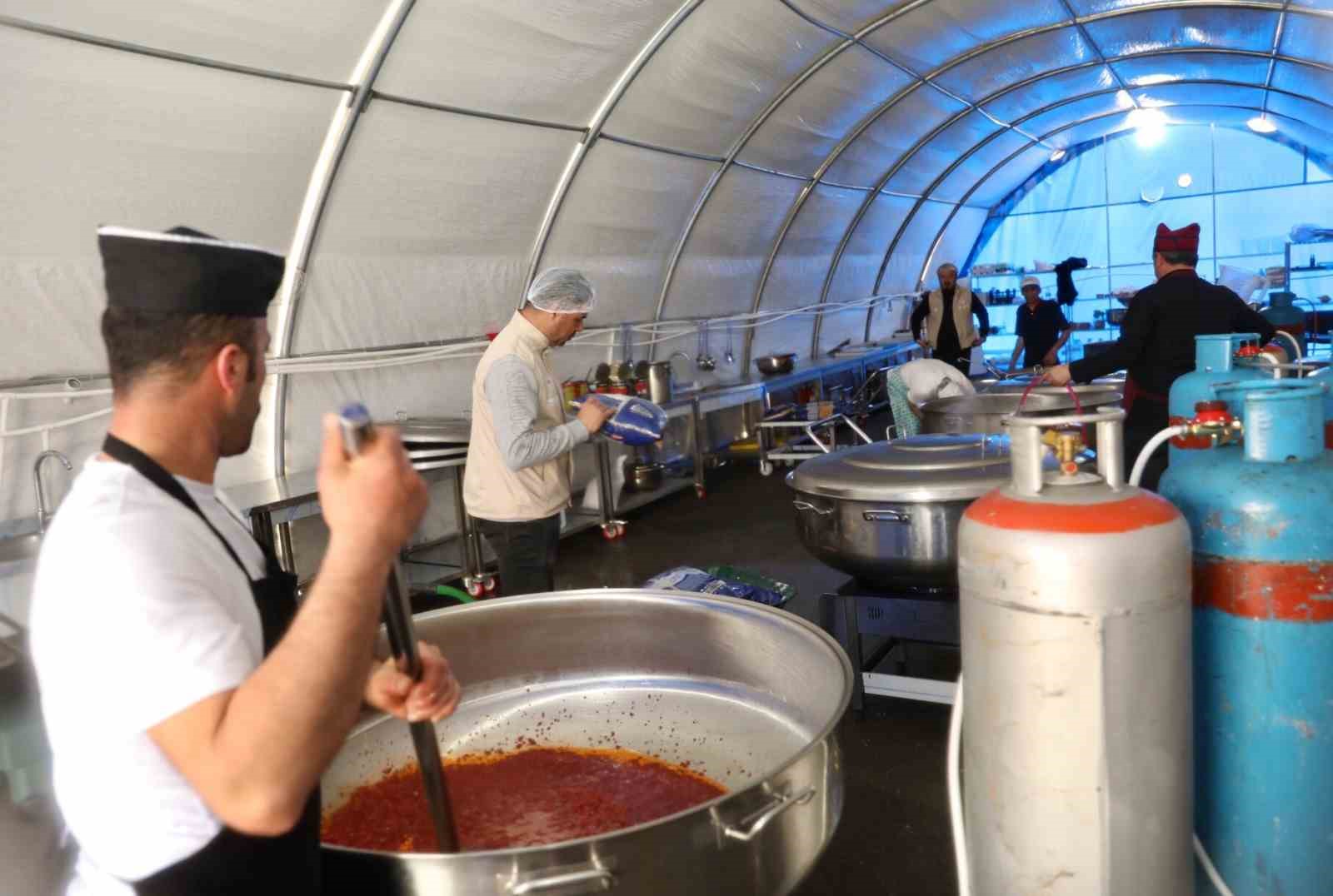 Malatya’da yemeklerin kontrolü Van ekiplerinde