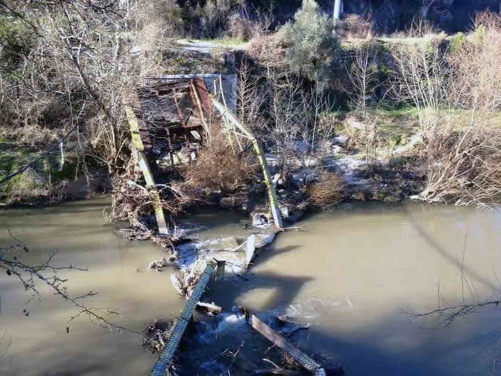Tarihi demir köprü 14 yıldır yapılmayı bekliyor
