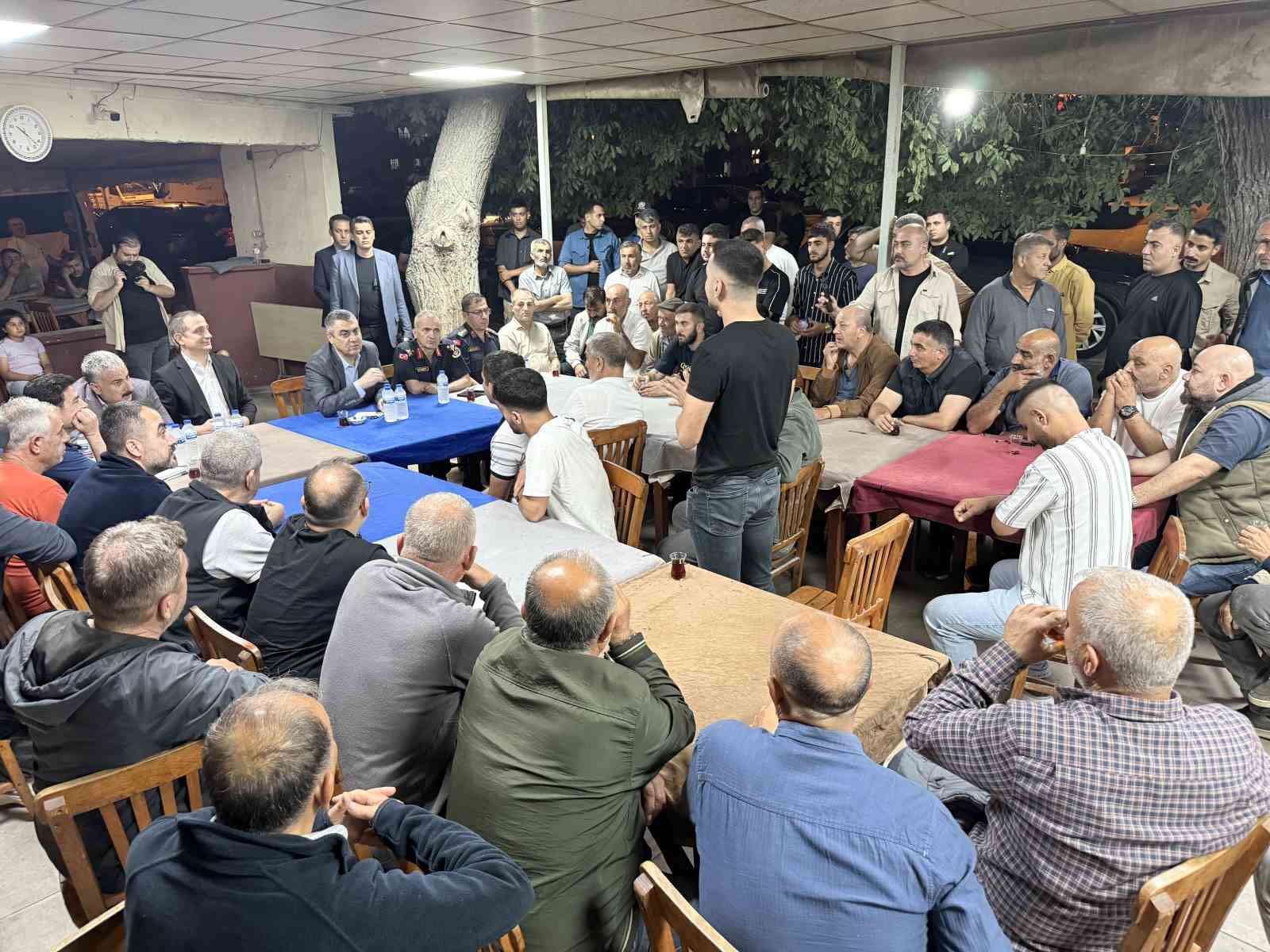 Vali Toros Tarsus’ta gönüllere dokundu